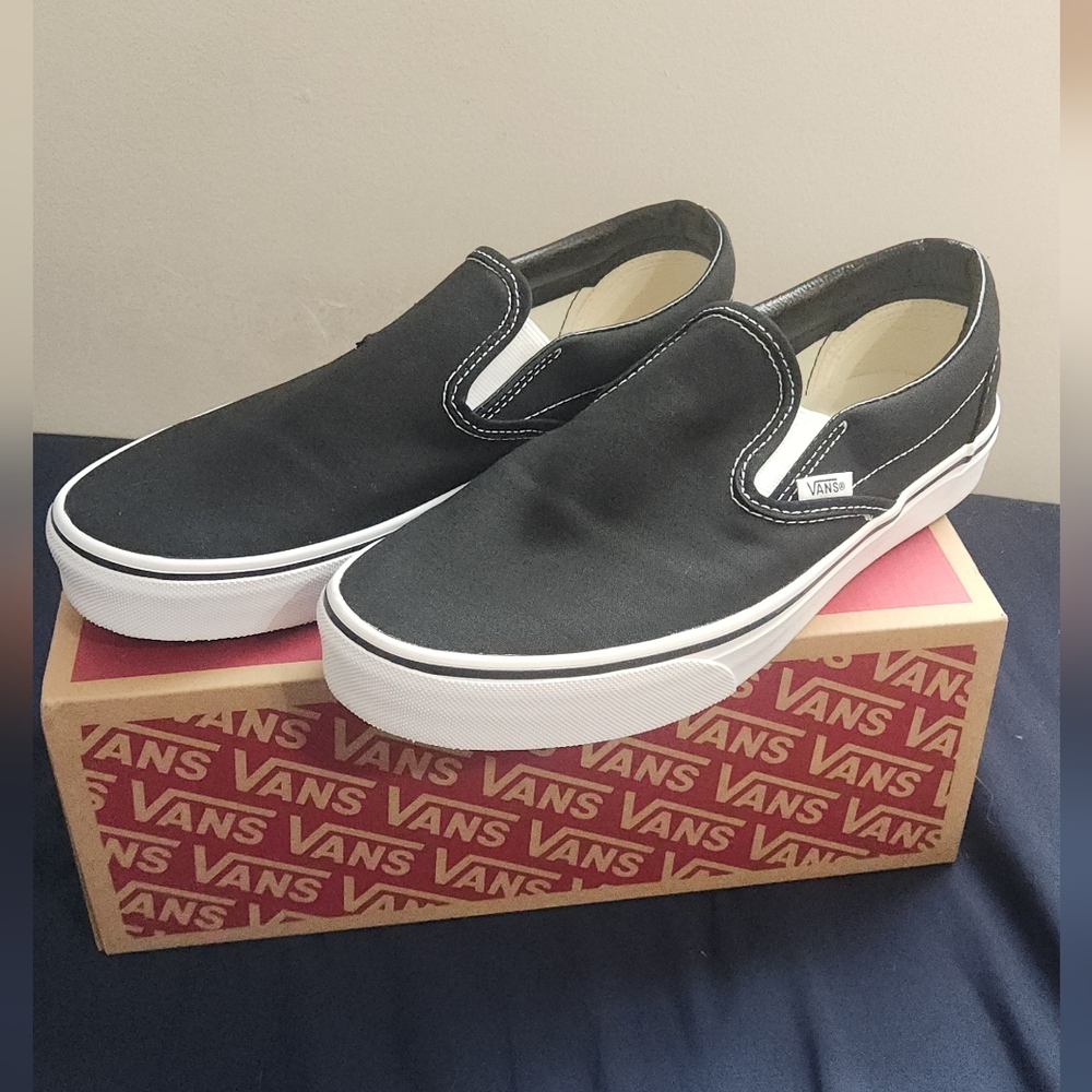 Vans Women Black & White Slip-On Sneakers WIDE WIDTH